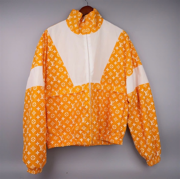 Áo Khoác LV vàng hoa trắng KG+