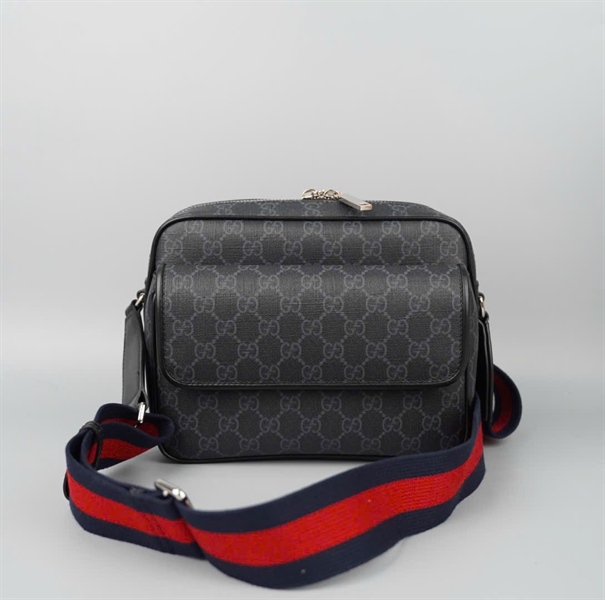 Túi GG đeo chéo đen KG+