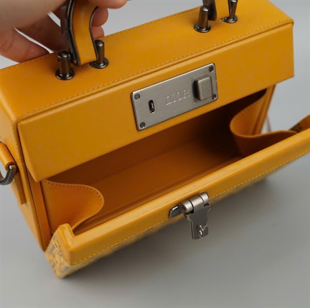 Túi Dior trunk (07-BO-1201) vàng sz21 KG+