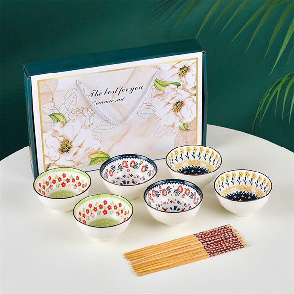 Bộ 6 chén đũa họa tiết hoa văn có đũa tặng kèm