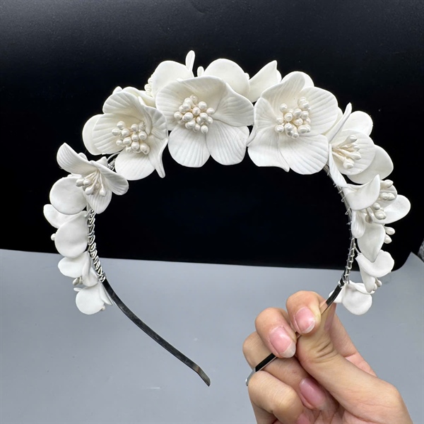 Băng đô cô dâu hoa đất sét trắng mẫu cao cấp form nhỏ mới t1/2025