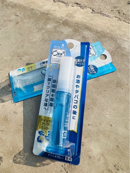 Xịt thơm miệng Sunstar Ora 2 Nhật Bản vị bạc hà đậm