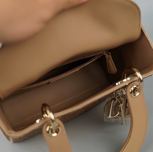 Túi Dior Lady vàng đính đá (01-RU-0243) szS (HC)+ 2024