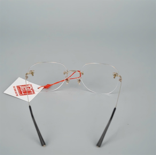 Kính Chanel vàng trắng nguyên khối gọng bạc (K14WG5419) KG+