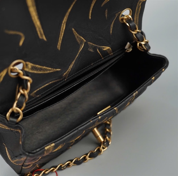 Túi Chanel Classic đen họa tiết vàng (T2H19GPG) sz20 (HC)+