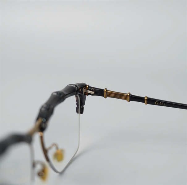 Mắt kính GG gọng vàng đen (5815) KG+