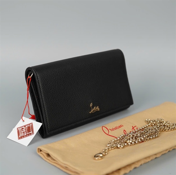 Túi Louboutin đen sz18 KG+