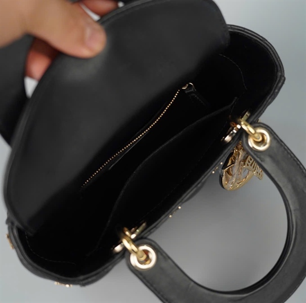 Túi Dior Lady đen đính bướm (01-RU-0273) szS (HC)+