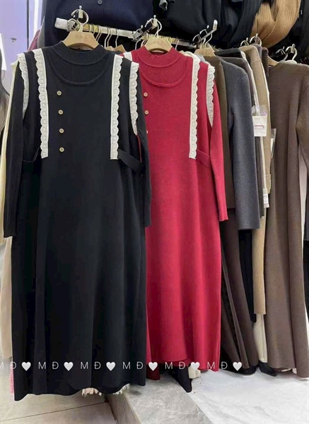 Set váy len yếm viền ren