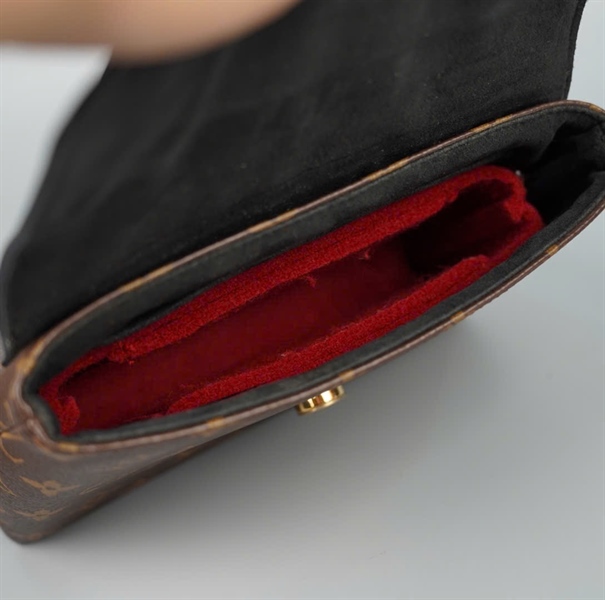 Túi LV Locky hoa nâu nắp đen có lót form (AA4189) sz20 (BQ) KG+