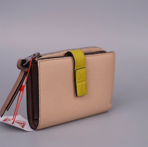 Ví Loewe nude gập 2 (062222) KG+