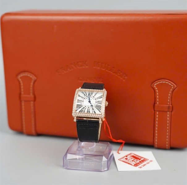 Đồng hồ Franck Muller mặt vuông quai đen (6002MQZ) KG+