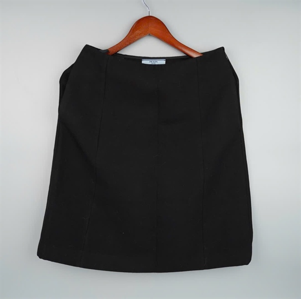 Váy Prada màu đen sz40 KG+