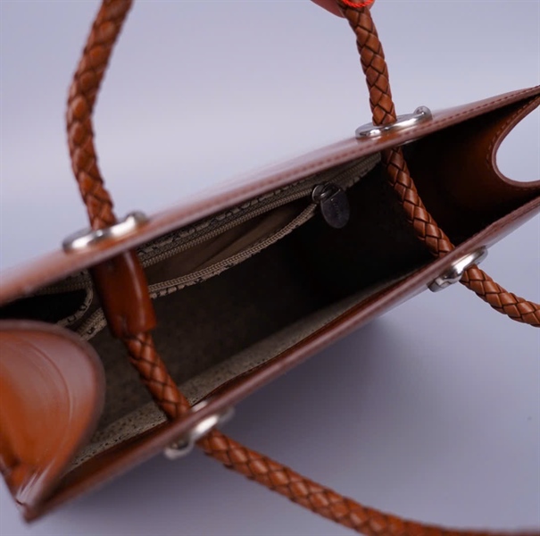 Túi Cartier màu nâu vàng sz22 KG+