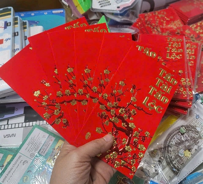 Lì xì nhung bé