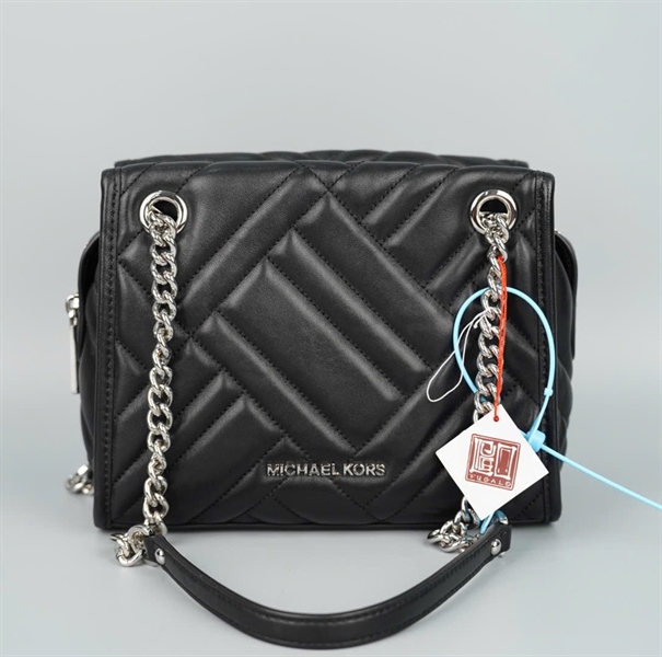 Túi MK đen sz23 kèm charm (A-T) KG+