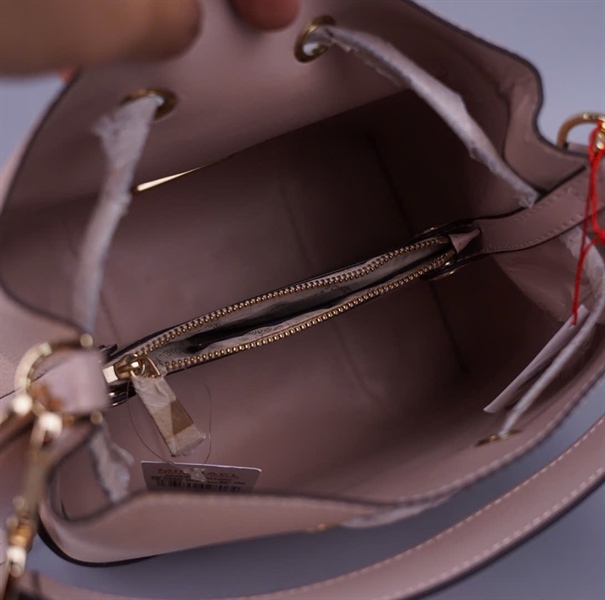 Túi MK bucket màu nude (A-T) sz22 KG+
