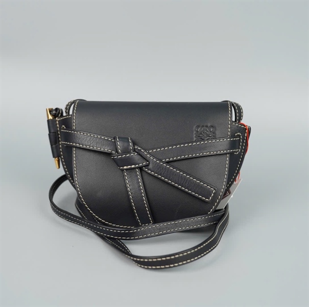 Túi Loewe đen sz17 (A-T) KG+