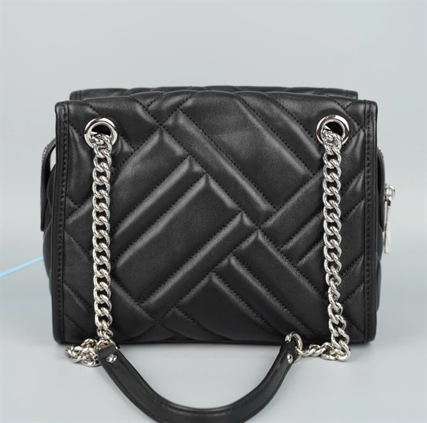 Túi MK đen sz23 kèm charm (A-T) KG+