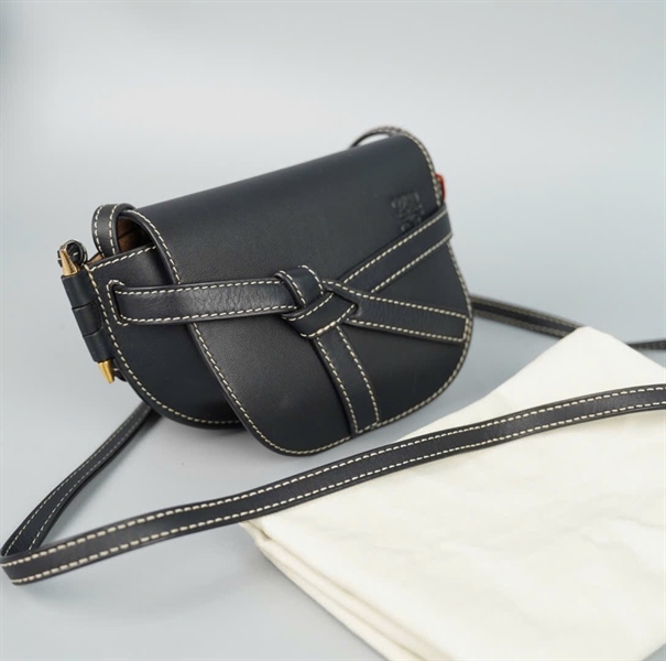 Túi Loewe đen sz17 (A-T) KG+