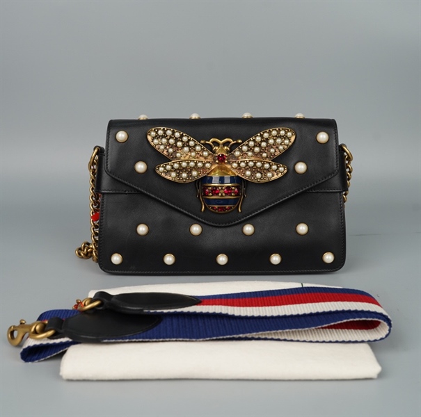 Túi GG đen đính ngọc khóa con ong (H021999737) sz25 KG+