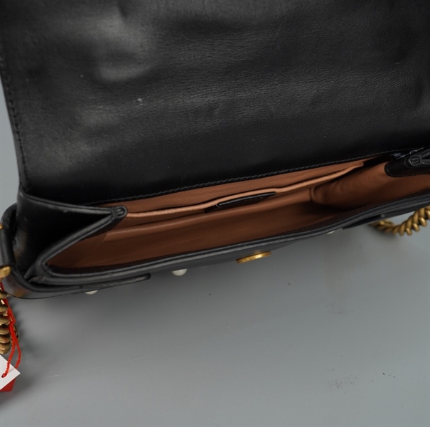 Túi GG đen đính ngọc khóa con ong (H021999737) sz25 KG+