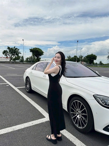 Set nữ thiết kế đầm thun dài body phối áo ba lỗ trắng