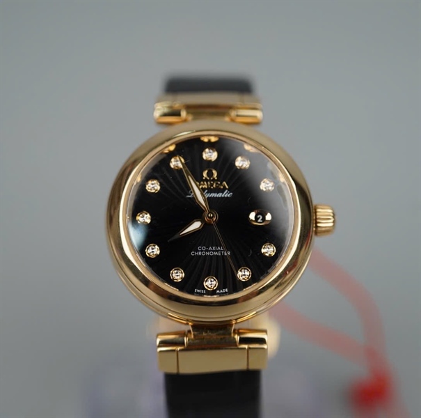 Đồng hồ Omega mặt tròn đen viền vàng (98000117) (HC) KG+