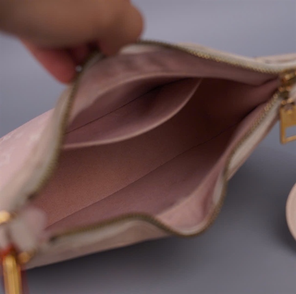 Túi LV kẹp nách hoa 3 màu (nude- hồng- vàng) 2 strap (HC)+