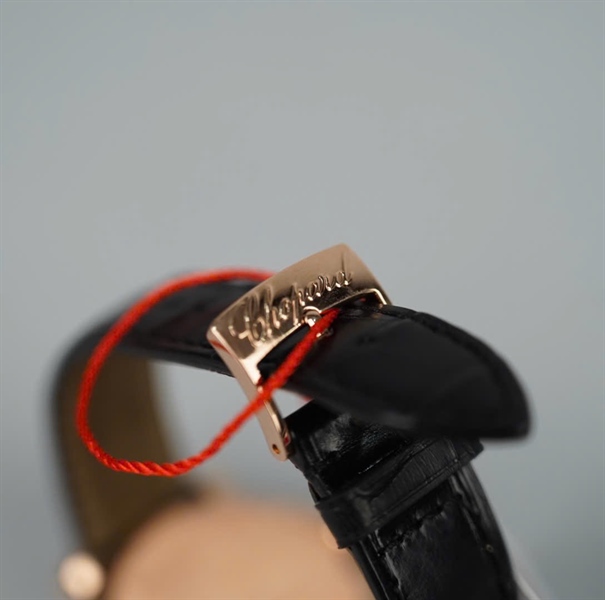 Đồng hồ Chopard mặt tròn viền đá dây đen (1564357) (HC) KG+