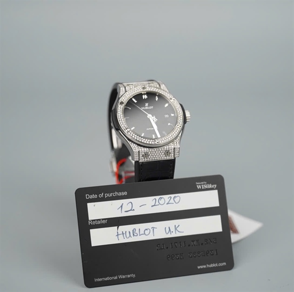 Đồng hồ Hublot đen viền đá dây đen (1395883) (HC) +