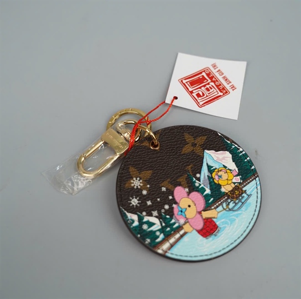 Charm LV hoa nâu in hình (HC)+