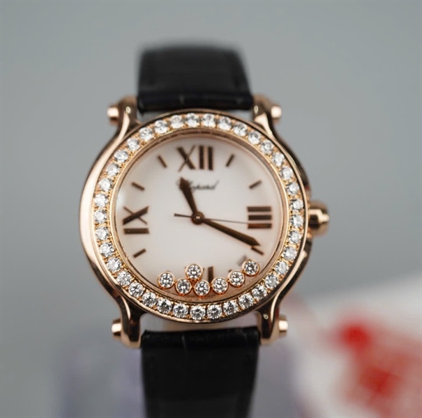 Đồng hồ Chopard mặt tròn viền đá dây đen (1564357) (HC) KG+