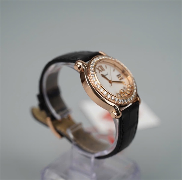 Đồng hồ Chopard mặt tròn viền đá dây đen (1564357) (HC) KG+