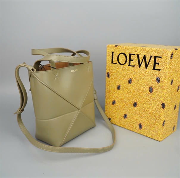 Túi Loewe xanh sz18 KG+