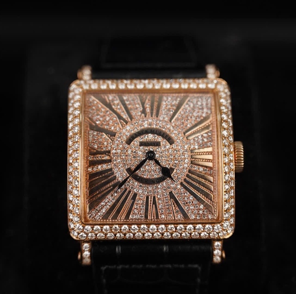 Đồng Hồ Franck Muller mặt vuông quai đen (No45) có giấy kiểm định +