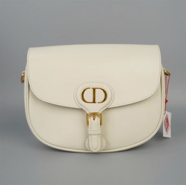 Túi Dior màu trắng sz23 (A-T) KG+