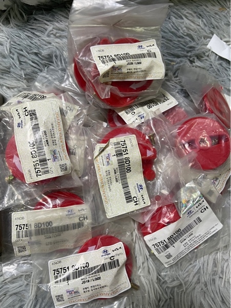 Núm công tắc đỏ