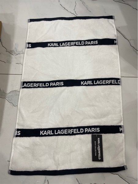 Khăn Mặt Trắng Karl