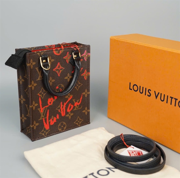 Túi LV Sac Plat hoa nâu in chữ kèm lót form sz13 (HC)+