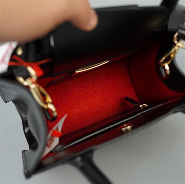 Túi Valentino đen sz24 KG+