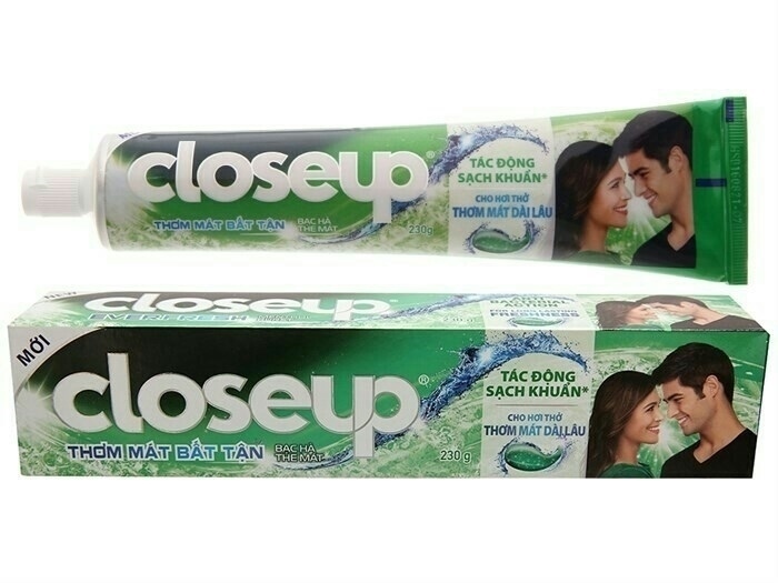 Kem đánh răng Closeup thơm mát bất tận Bạc Hà the mát 230g
