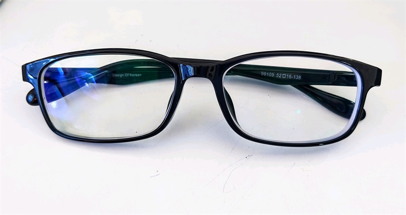 Kính Nhựa YEEIN 99109