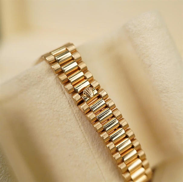 Đồng hồ Rolex mặt tròn vàng 18k đính đá (X221428) sz26 (HC) KG+