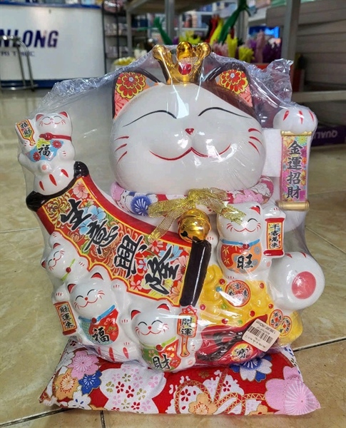 Mèo thần tài vẫy tay to 13