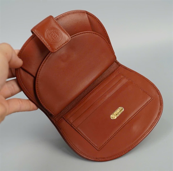 Ví Fendi kẻ sọc nâu KG+