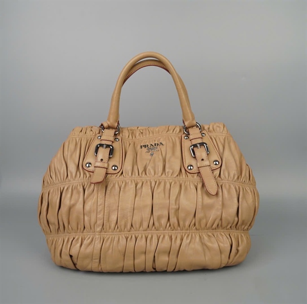 Túi Prada da nhăn màu nude sz36 KG+