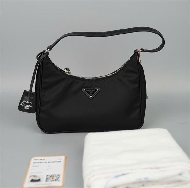 Túi Prada đen sz22 (A-T) KG+