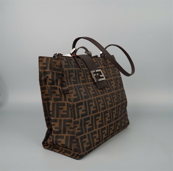 Túi Fendi tote nâu đậm sz29 KG+