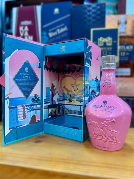 Chivas Royal Salute 21y polo màu hồng 700ml